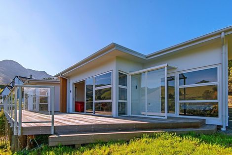 Photo of property in 8 Cass Bay Place, Cass Bay, Lyttelton, 8082