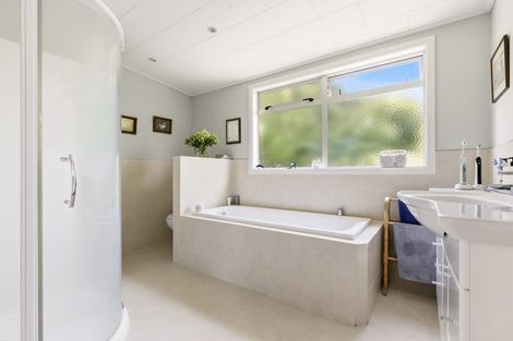 Photo of property in 48 Chesham Avenue, Waipahihi, Taupo, 3330