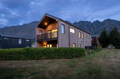 Photo of property in 22 Soudley Court, Jacks Point, Queenstown, 9371