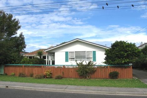 Photo of property in 1/25 Waiake Street, Torbay, Auckland, 0630