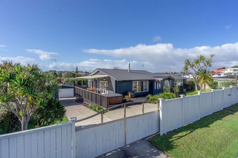 Photo of property in 32 Fairway Avenue, Red Beach, 0932
