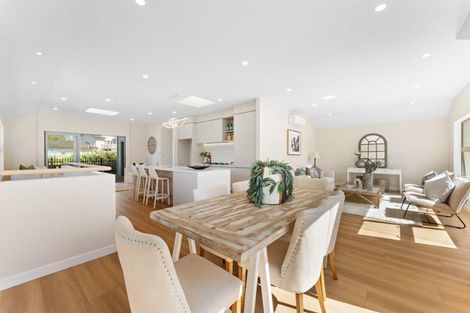 Photo of property in 43 Chamberlain Road, Massey, Auckland, 0614