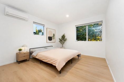 Photo of property in 12 Raelene Place, Massey, Auckland, 0614