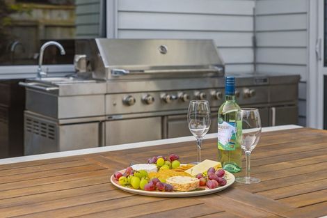 Photo of property in 48 Kotuku Drive, Paraparaumu Beach, Paraparaumu, 5032