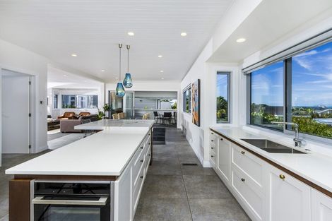 Photo of property in 17 Ocean View Road, Milford, Auckland, 0620