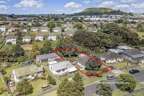 Photo of property in 35 Torino Street, Point England, Auckland, 1072