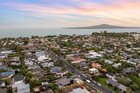 Photo of property in 2/25 Onepoto Road, Hauraki, Auckland, 0622