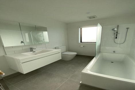 Photo of property in 2/5 Brandon Road, Glen Eden, Auckland, 0602
