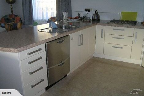 Photo of property in 5a Simons Street, Moturoa, New Plymouth, 4310