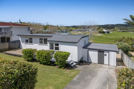 Photo of property in 21 Brigitte View, Snells Beach, 0920