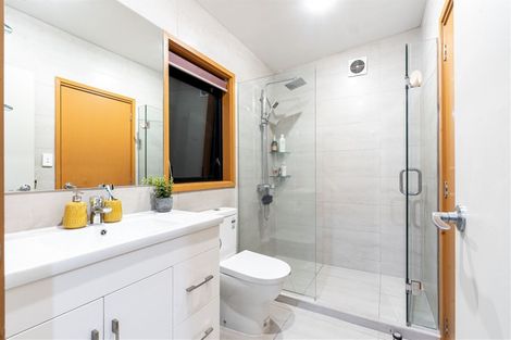 Photo of property in 19 Kitewao Street, Northcote, Auckland, 0627