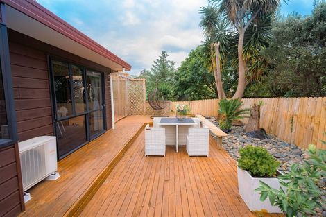 Photo of property in 1/75 Gosford Drive, Botany Downs, Auckland, 2010