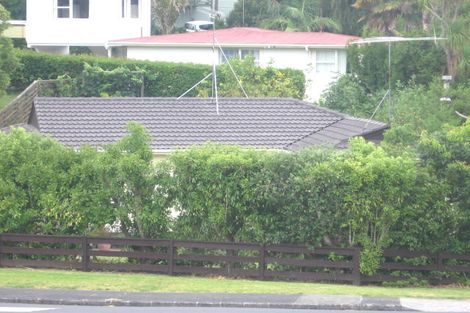 Photo of property in 72 Peach Road, Glenfield, Auckland, 0629
