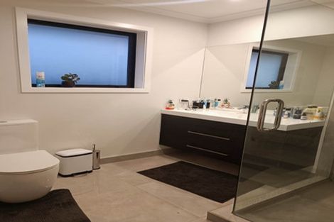 Photo of property in 90 Johnstone Drive, Fitzherbert, Palmerston North, 4410