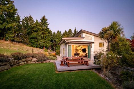 Photo of property in 9 Trevathan Lane, Wanaka, 9305