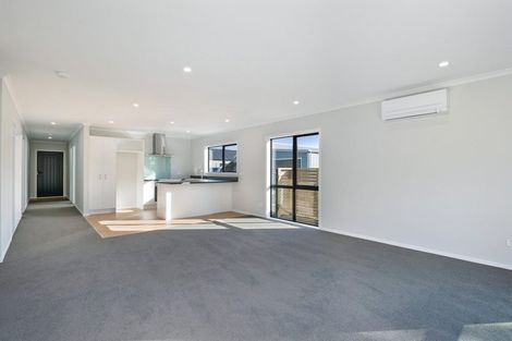Photo of property in 24 Koru Loop, Paraparaumu, 5032