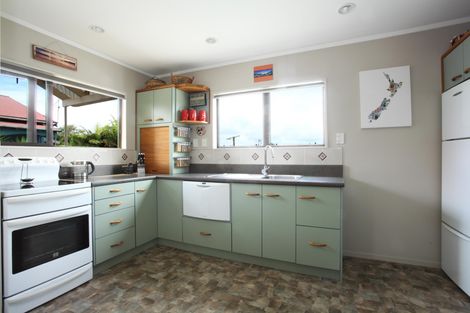 Photo of property in 28 James Street, Raglan, 3225