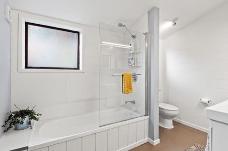 Photo of property in 5b Wye Place, Fernhill, Queenstown, 9300