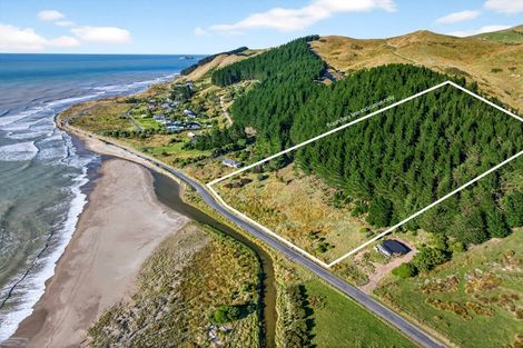 Photo of property in 13 Mataikona Road, Mataikona, Tinui, 5889