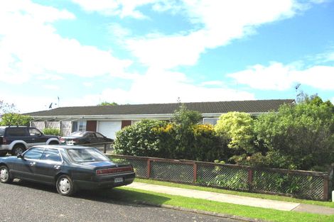 Photo of property in 1/2 Yacht Place, Bucklands Beach, Auckland, 2012
