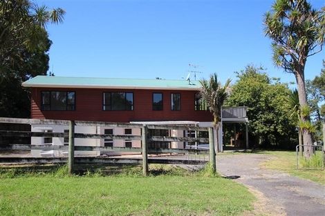 Photo of property in 6 Shirley Road, Parau, Auckland, 0604