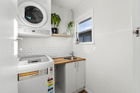 Photo of property in 1 Battersea Place, Roslyn, Palmerston North, 4414