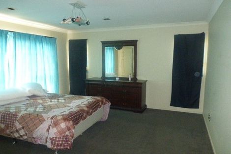 Photo of property in 69 San Marino Drive West, Henderson, Auckland, 0612