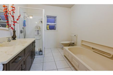 Photo of property in 107 Pah Road, Cockle Bay, Auckland, 2014