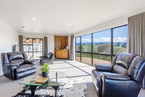 Photo of property in 14 Centre Road, Matamau, Dannevirke, 4977