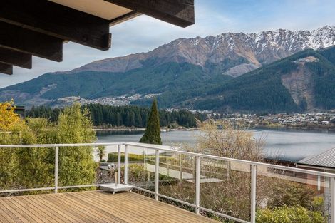 Photo of property in 52 Oregon Drive, Kelvin Heights, Queenstown, 9300