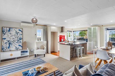 Photo of property in 12 Hicks Crescent, Waikanae Beach, Waikanae, 5036