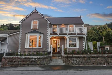 Photo of property in 16 Godley Quay, Lyttelton, 8082