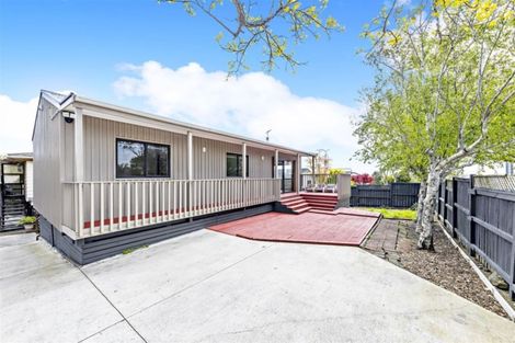 Photo of property in 2/40 Hollyford Drive, Clover Park, Auckland, 2105