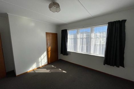 Photo of property in 14 Omori Place, Castlecliff, Whanganui, 4501