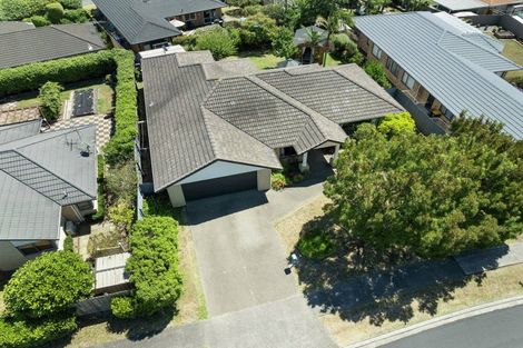 Photo of property in 4 Mullagh Place, East Tamaki Heights, Auckland, 2016