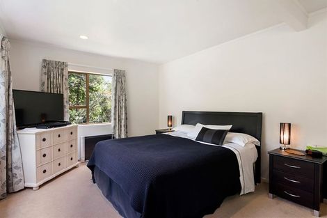 Photo of property in 20 Barlow Place, Chatswood, Auckland, 0626