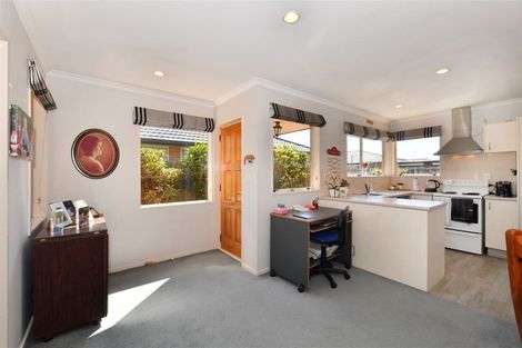 Photo of property in 8 Rustic Lane, Spreydon, Christchurch, 8024