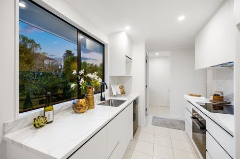 Photo of property in 2/72 Shoreham Street, Avondale, Auckland, 0600