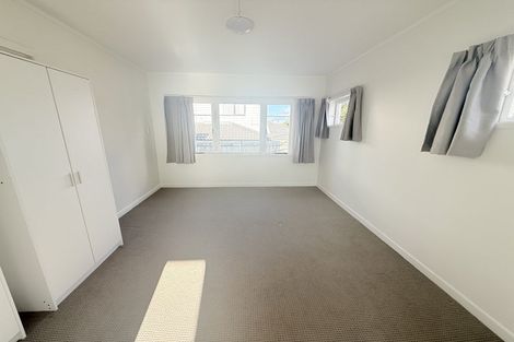 Photo of property in 76 Browns Bay Road, Rothesay Bay, Auckland, 0630