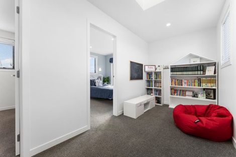 Photo of property in 3 Vogwill Road, Kumeu, 0810