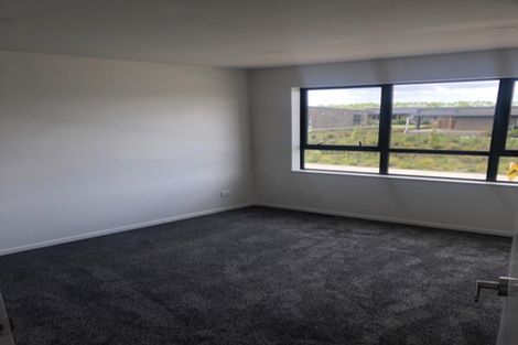 Photo of property in 37 Kaha Road, Takanini, 2110