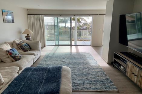 Photo of property in 1007a Beach Road, Torbay, Auckland, 0630