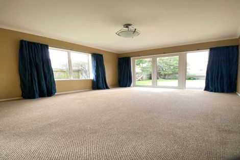 Photo of property in 15 Sierra Court, Roslyn, Palmerston North, 4414