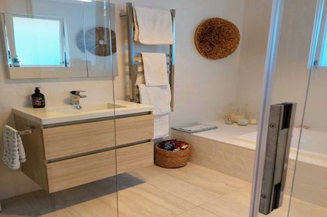 Photo of property in 27 Hona Street, Waikanae Beach, Waikanae, 5036