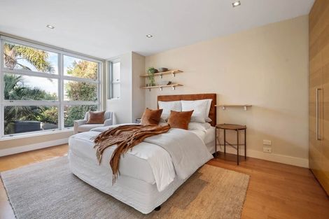 Photo of property in 23 Ocean View Road, Milford, Auckland, 0620