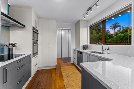 Photo of property in 15 Tableau Place, Totara Vale, Auckland, 0629