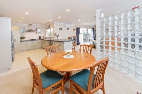 Photo of property in 2/3 Caldbeck Rise, Northpark, Auckland, 2013