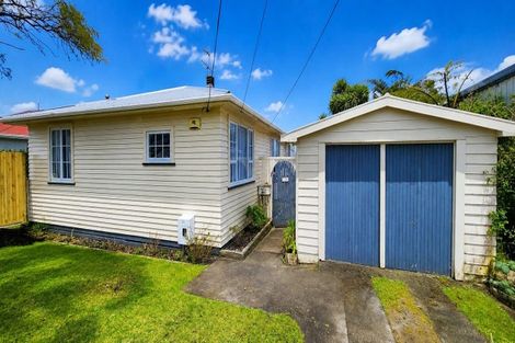 Photo of property in 32 Davies Road, Hurdon, New Plymouth, 4310