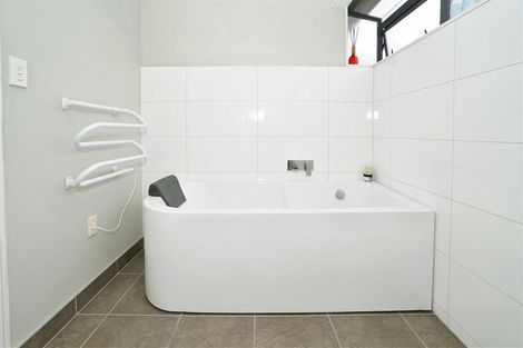 Photo of property in 4 Prospect Place, Western Heights, Hamilton, 3200