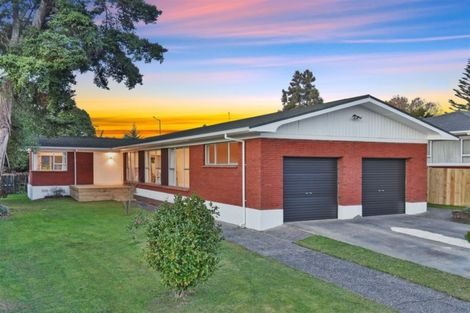 Photo of property in 60 Lawrence Crescent, Hillpark, Auckland, 2102